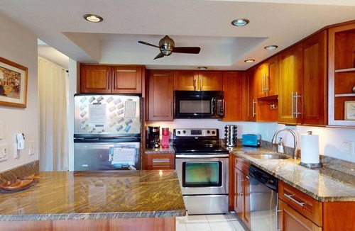 Kihei Apartment | Magnificent Sunsets and Ocean views at Luana Kai