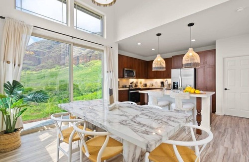 Makaha Valley House | @ Marbella Lane - 3BR w/amazing MT & Ocean Vistas