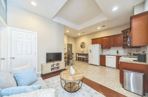 Chinatown Condo | Modern 2-bedroom condo in Center City Philadelphia - Walk to Convention Center