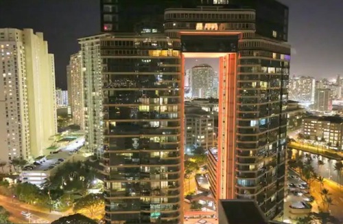 McCully - Moiliili Apartment | Modern, 29th Fl, View, Legal