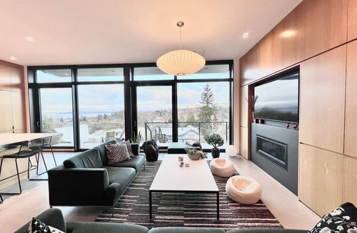 Southeast Magnolia House | Modern Sunset and Water View Home in Seattle's Magnolia Neighborhood