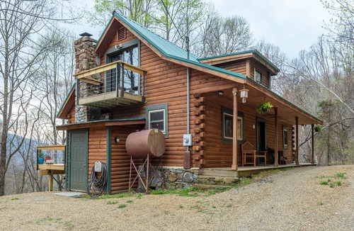 Weaverville Cabin | Mountain Dove Log Cabin Healing Retreat+Mtn Views+Walking trail