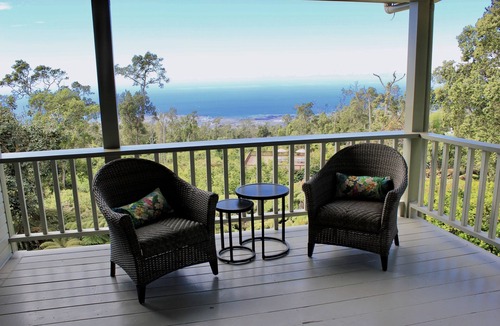 Kailua-Kona House | Mountain Thunder Coffee Plantation Retreat with FREE 4x4 Tour