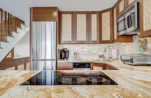 Maalaea Condo | NEW DIRECT OCEANFRONT Paradise South Side Retreat! Quiet, Peaceful, Beachfront