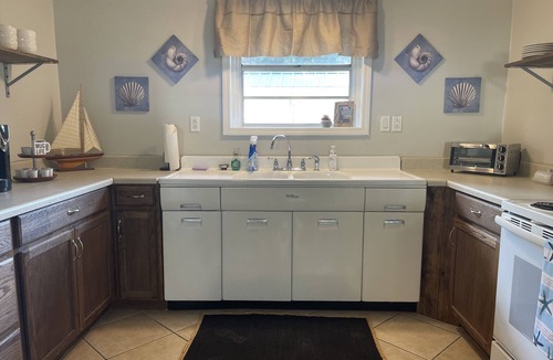 Steinhatchee House | New King’s Landing! 2/1 in the Heart of Steinhatchee!