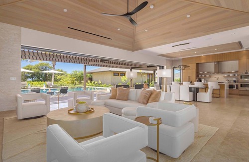 Kamuela Villa | New Listing Stunning Zero Edge Pool & Spa Weekly & Monthly Discounts!