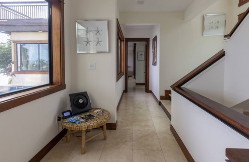 Waialae Iki Ridge House | New oceanfront property in East Oahu - 4bed/4bath + studio