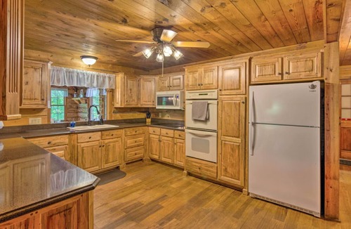 Pickens Cabin | New! Private Cabin w/Spacious Kitchen and Dining!