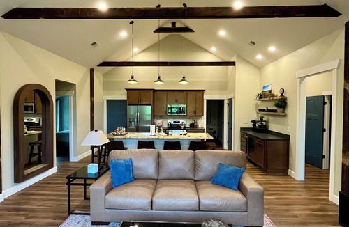 Richmond House | New, unique 3 BR 2.5 BA barn-loft at Silver Creek. Spacious, chic,one-of-a-kind