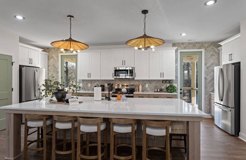 Greer House | New Urban Luxury 6B home with Pickle and BB court!