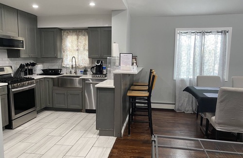 Greenville House | New York & Sleeps 10 & MetLife & Cruise Port ★FREE Driveway Parking★