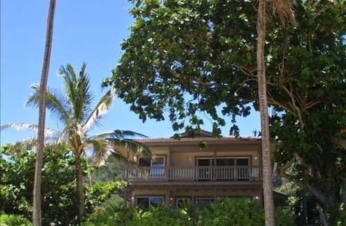 Pupukea House | North Shore beachfront, luxury with hot tub and air conditioning