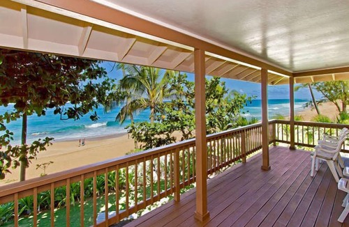 Pupukea House | North Shore beachfront, luxury with hot tub and air conditioning