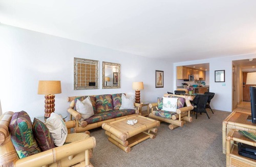 Maalaea Condo | Ocean front 2-bedroom condo in fantastic Wailuku with cool AC