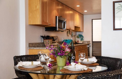 Maalaea Condo | Ocean front 2-bedroom condo in fantastic Wailuku with cool AC