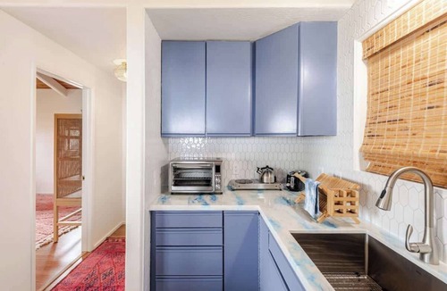 Kealakekua Apartment | Ocean View Moroccan Oasis w/Yoga Deck & AC