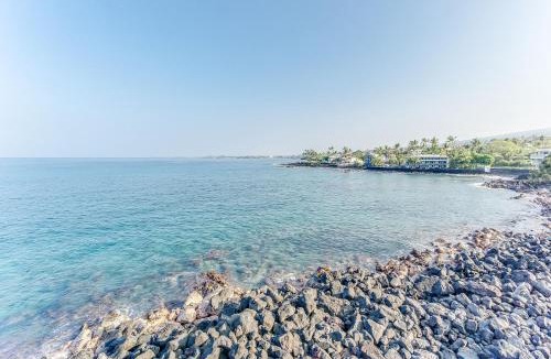 Kailua-Kona House | Oceanfront Paradise with private lanai overlooking Kailua Bay