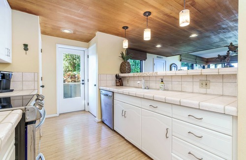 Kahana Condo | Oceanview Retreat at Kahana Village 13| 3BR/2BA | Pool and Jacuzzi | Sleeps 8