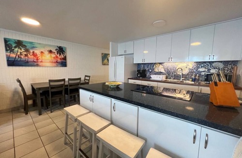 Punaluu Apartment | Panoramic Ocean View 8