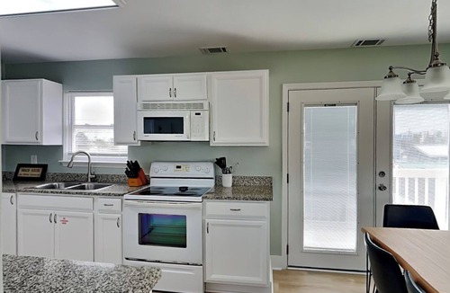 Holiday Beach House | PC Beach Retreat C | 0.5mi to Beach, Wraparound Deck, Gulf View