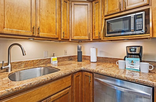 Kahana Resort | PENTHOUSE 12th FLOOR - OCEAN & SUNSET VIEWS, AC