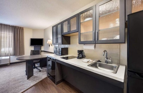 Gwinnett Place Hotel | Pet-friendly Room l Extended Stay Near to Nam Dae Mun Farmers Market – 0.5 mi