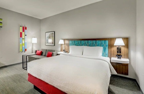 Polk Village Hotel | Pet-Friendly Room w/Parking | 3.2 Miles Away from Waterfront Park & Outdoor Fun