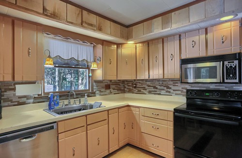 Brookville House | Pet Friendly | Wi-Fi | Firepit | TV