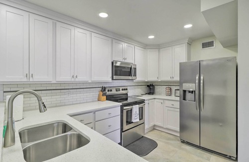 Fernandina Beach Apartment | Pool & Tennis: Walkable Fernandina Beach Escape