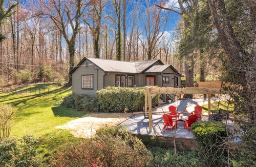 Arden House | 《Prime Location w/HOT TUB ❤Dog Friendly❤ Games, Disc Golf & Fast Wifi》