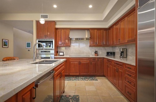 Kamuela House | Private, Cozy Escape in The Villages! Steps to The Shops, Moments to the Beach