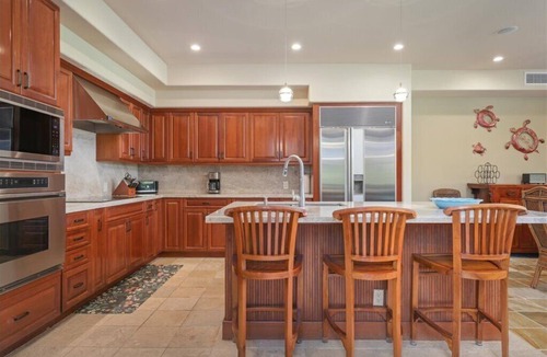 Kamuela House | Private, Cozy Escape in The Villages! Steps to The Shops, Moments to the Beach