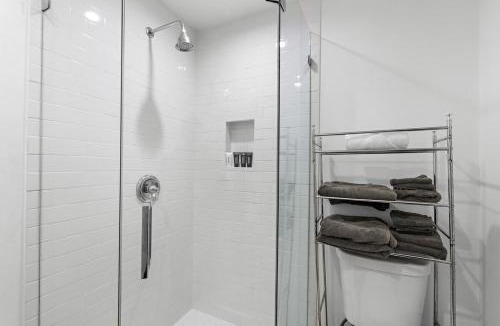 Pico - Robertson Apartment | Private Guest Suite Beverly Hills Adj