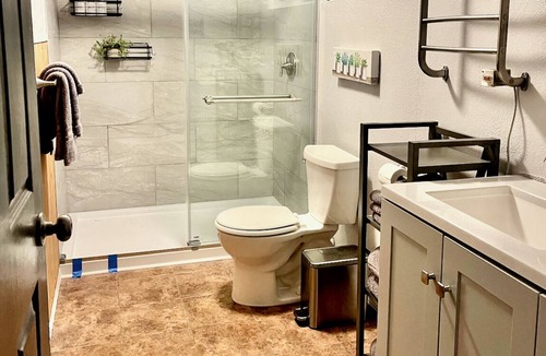Royal Hawaiian Estates Cottage | Puolani Iki-Sweet lil cottage near National Park