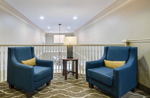 Springdale Hotel | Quality Suites