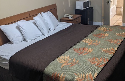 Hendersonville Hotel | Rainbow Motel