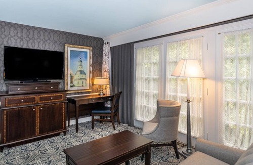 Historic District Hotel | Rare Antique Gem | Steps to State House | 0.3 Mi to Naval Academy