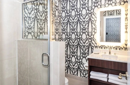 Historic District Hotel | Rare Antique Gem | Steps to State House | 0.3 Mi to Naval Academy