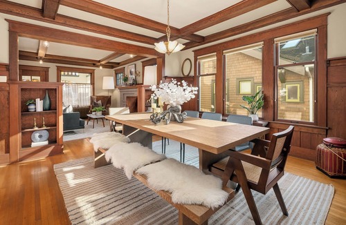 Wallingford House | Refined Wallingford Craftsman Perfect Family Retreat near Parks, Zoo & UW