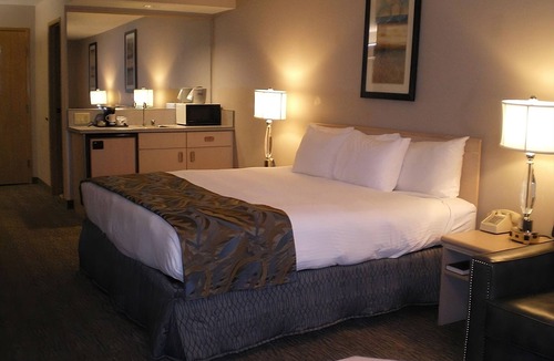 Nampa Hotel | Relax and Recharge! Indoor Pool and FREE Parking, Near Ford Idaho Center Arena