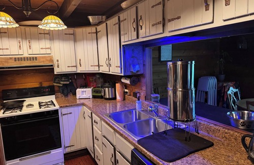 Indiana Cabin | Relax in Nature in a gorgeous cozy cabin space that sleeps up to 8 people.