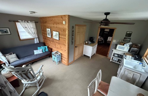 Aultman Cottage | Relaxing Farm Retreat Near Pittsburgh - Fresh Air, Serene views, Creek & Firepit