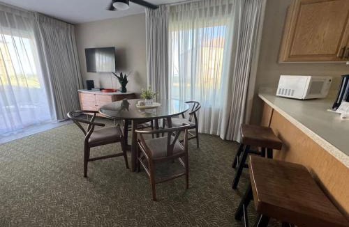 Kapaa House | Relaxing Ocean View Condo Pono Kai Resort E102