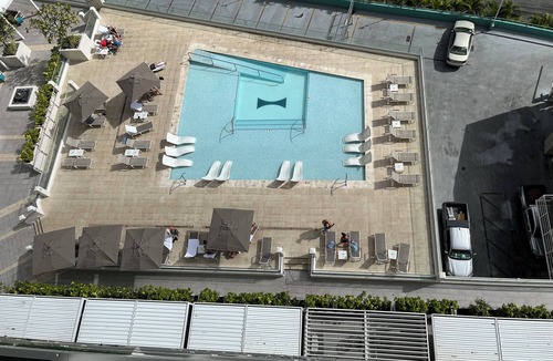 Waikiki Condo | Resort Style with Hula Show, Fireworks and even Tiki Torches!