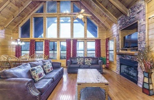 Townsend House | Rocky Top Hideaway: Theater Room, Pool Table, and Arcade Gaming System!