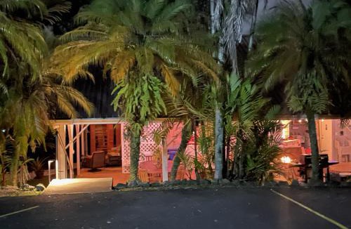 Hakalau House | Royal Palm Cottage Hawaii