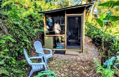 Pepeekeo Cabin | Rustic Vacation Rental Surrounded by Rainforest close to Volcanoes National Park, Hawaii