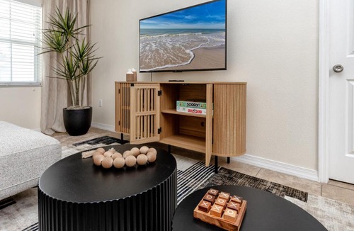 Terrace Park House | Safari Breeze - Gorgeous Home by Busch Gardens and Adventure Island