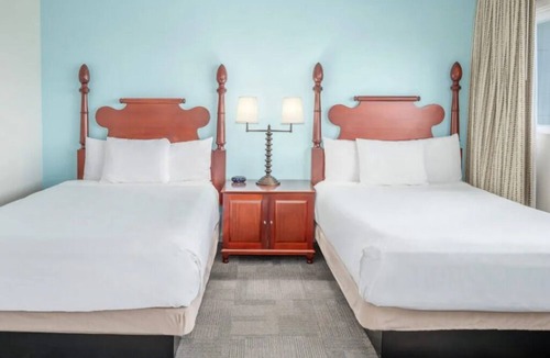 Kahului Hotel | Scenic Beach Retreat | 3 Spacious Rooms near Kanaha Beach Park - 5 Min Drive