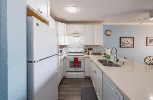Historic Kailua Village Condo | Sea Village 3312: Oceanfront condo in Kailua-Kona, with stunning views!